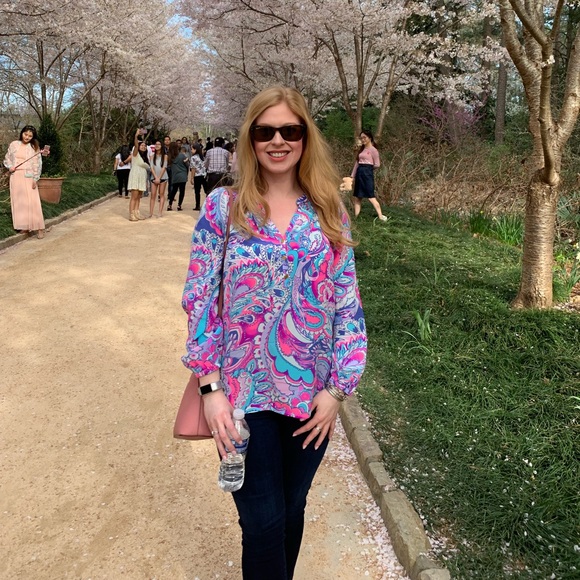 Hi! I'm Sarah Jane 🎀 welcome to my closet! - Picture 3 of 4